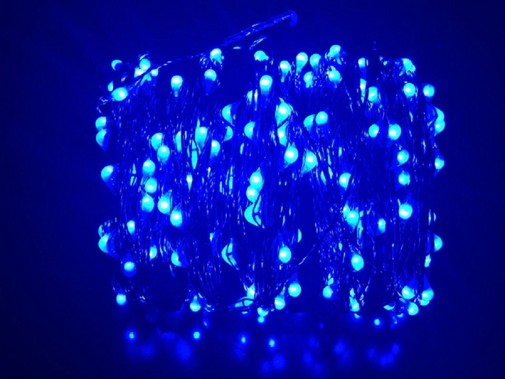 1PC 20M/65.6FT Waterproof Silver Wire 200LEDS LED String Fairy Starry Lights with Power Adapter AC100-240V ( US/EU Plug)