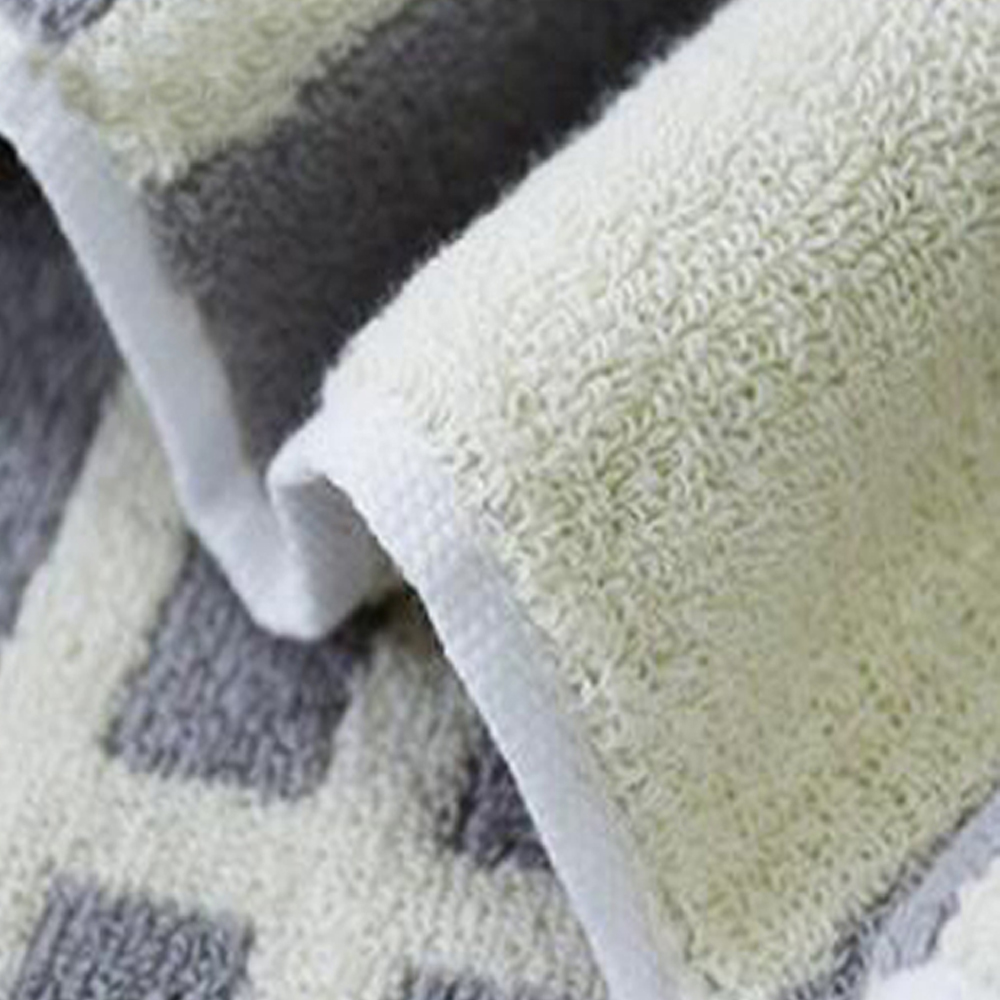1Pc Face Towel Classic Simple Plaids Pattern Comfy Home Washing Towel