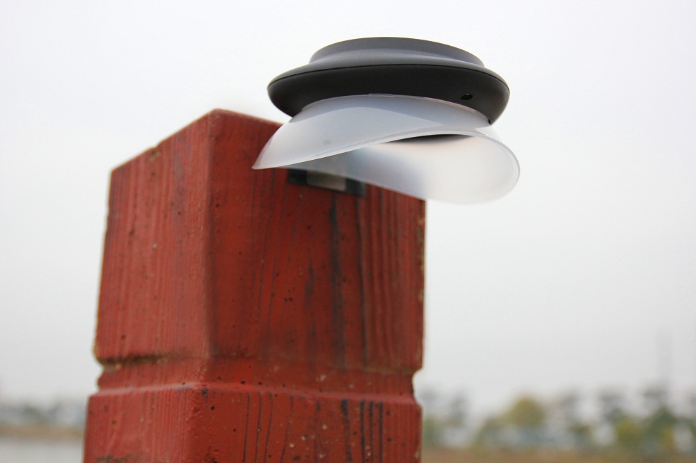 Solar Light-operated Super Bright Wall Mount Outdoor Garden Lamp