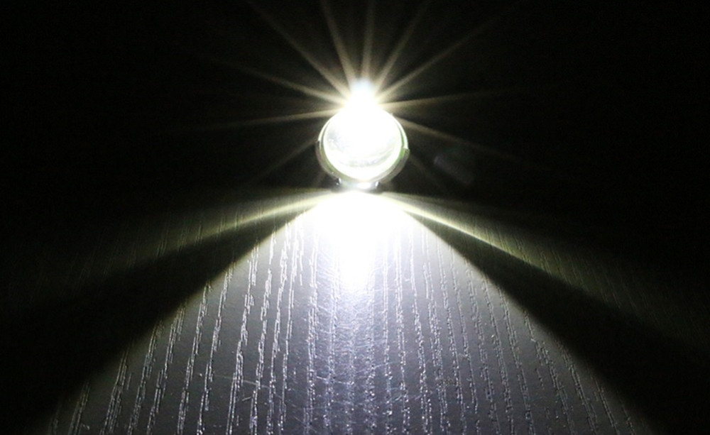 Outdoor Water-resistant LED Zoom Focus Torch Lamp Penlight