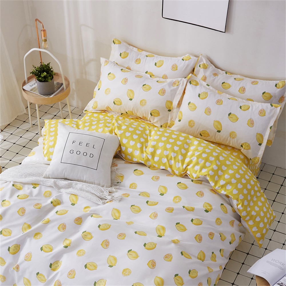OMONNES Four Sets of Crisp and Simple Sheets on The Bed with Lemon C