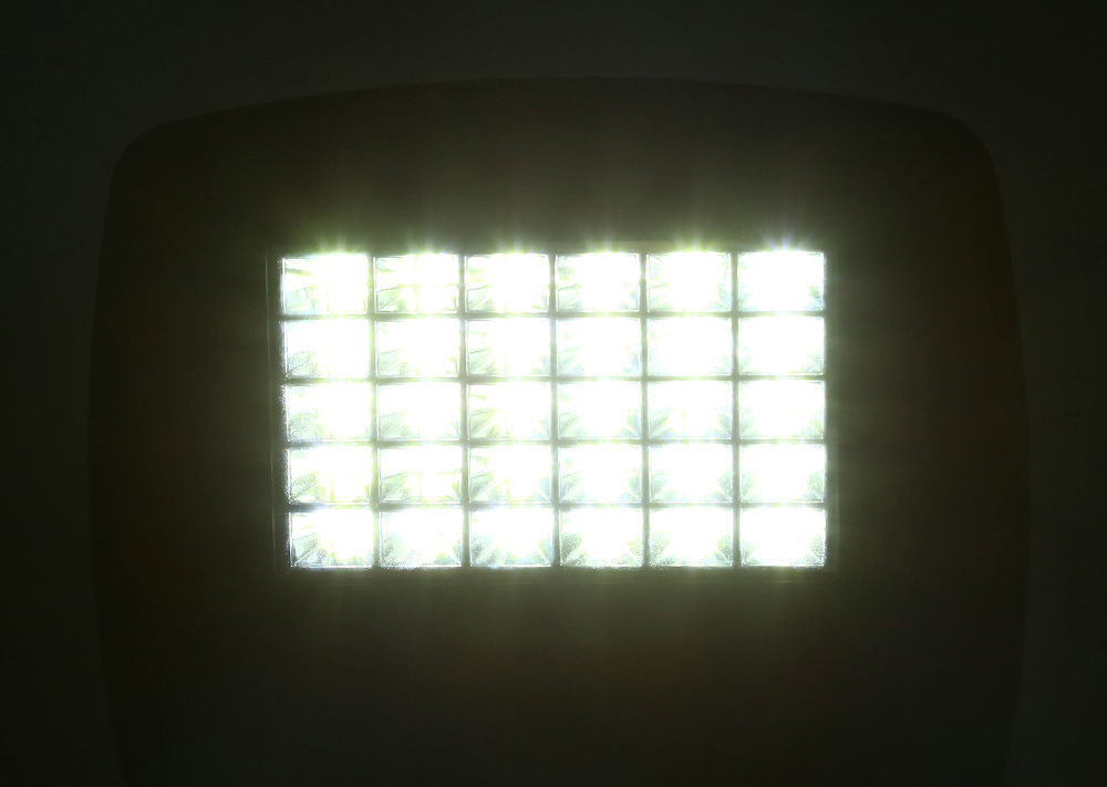 200LM 30 LEDs Solar Powered Floodlight PIR Motion Sensor Wall Light